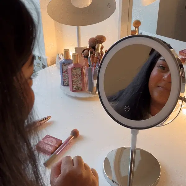 LumiGlow Pro Intelligent makeupspejl med justerbart LED-lys og 10x forstørrelse - Image 8